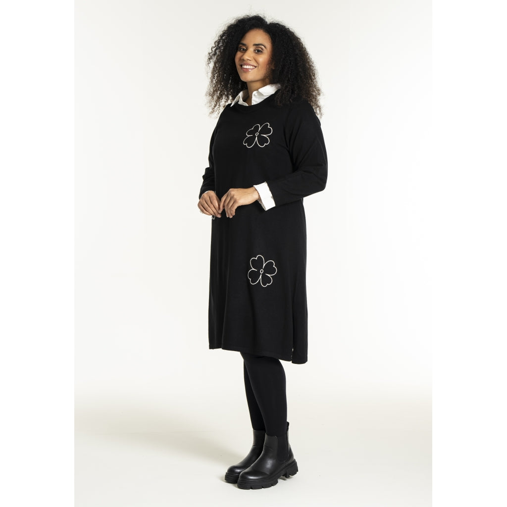 Studio SNoelle Knitted dress Dress Black