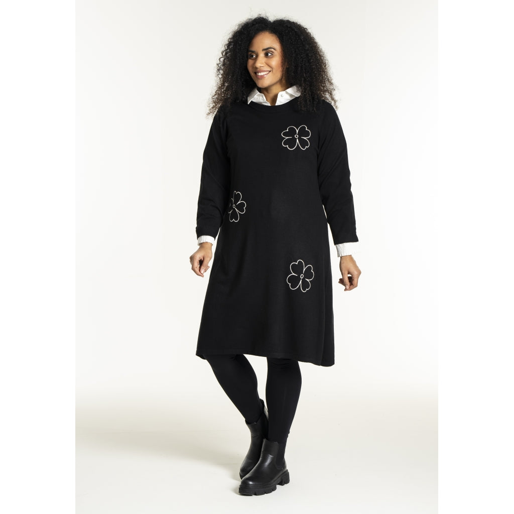 Studio SNoelle Knitted dress Dress Black