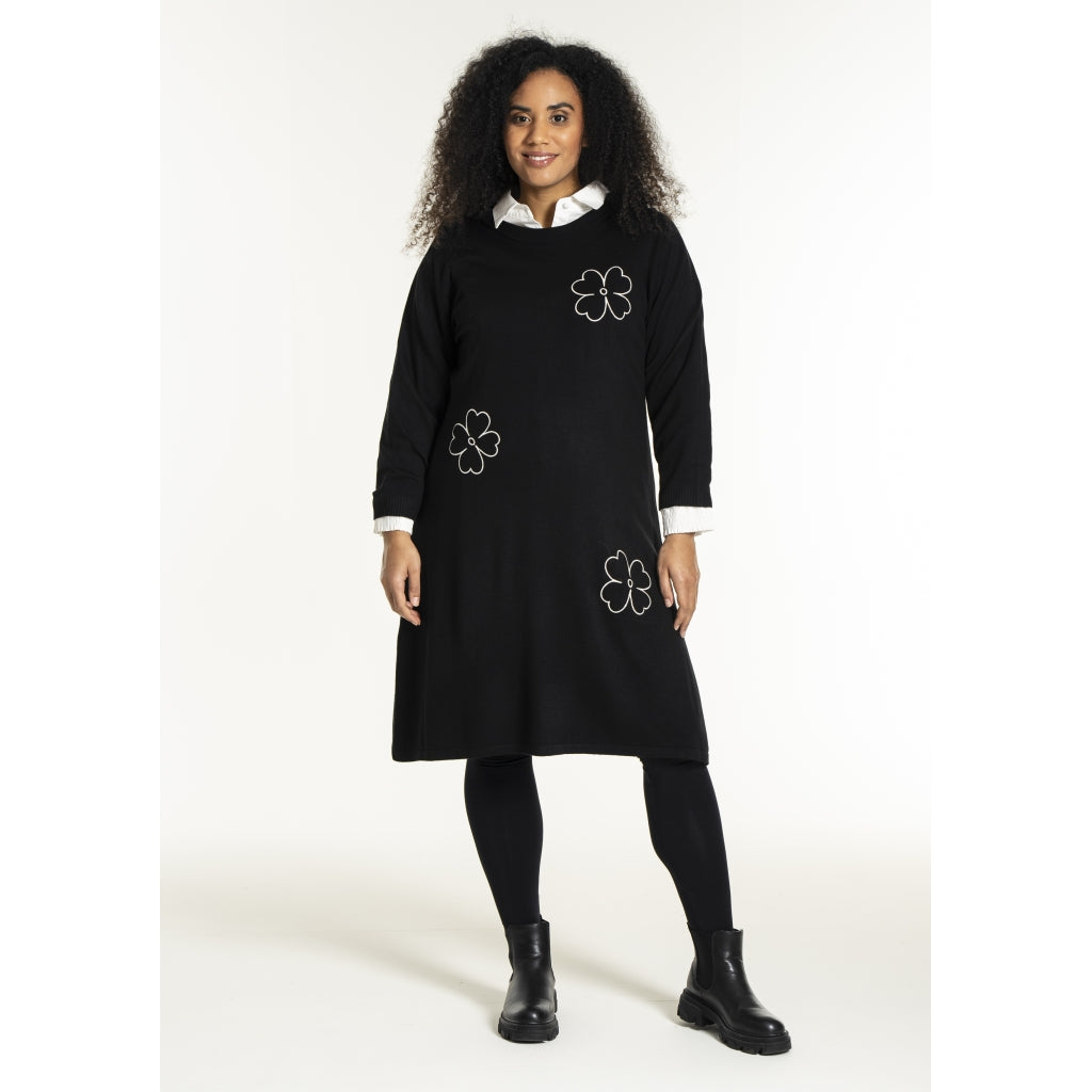 Studio SNoelle Knitted dress Dress Black