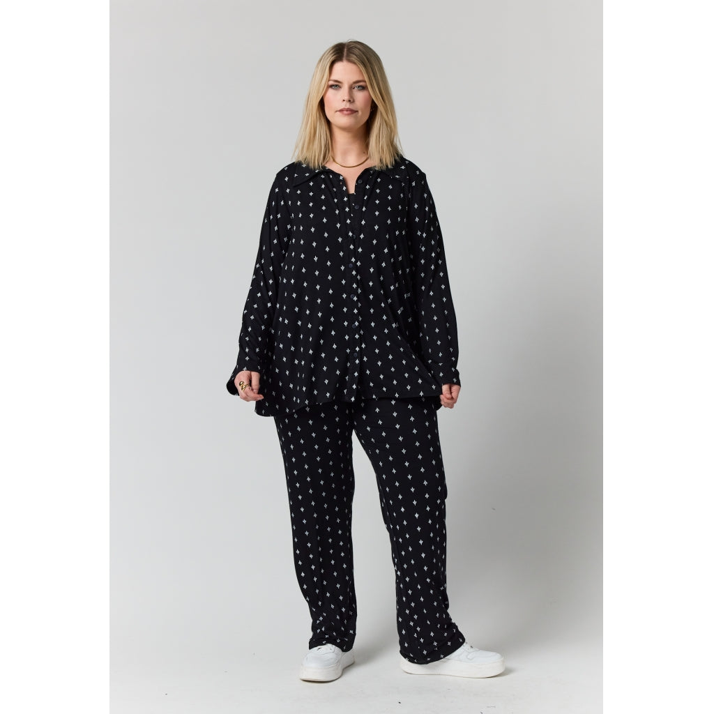 Studio Serika pants Pants black with white flowers