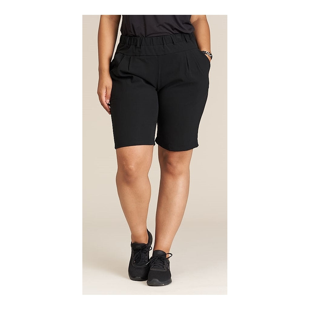 Studio Shorts Shorts Black